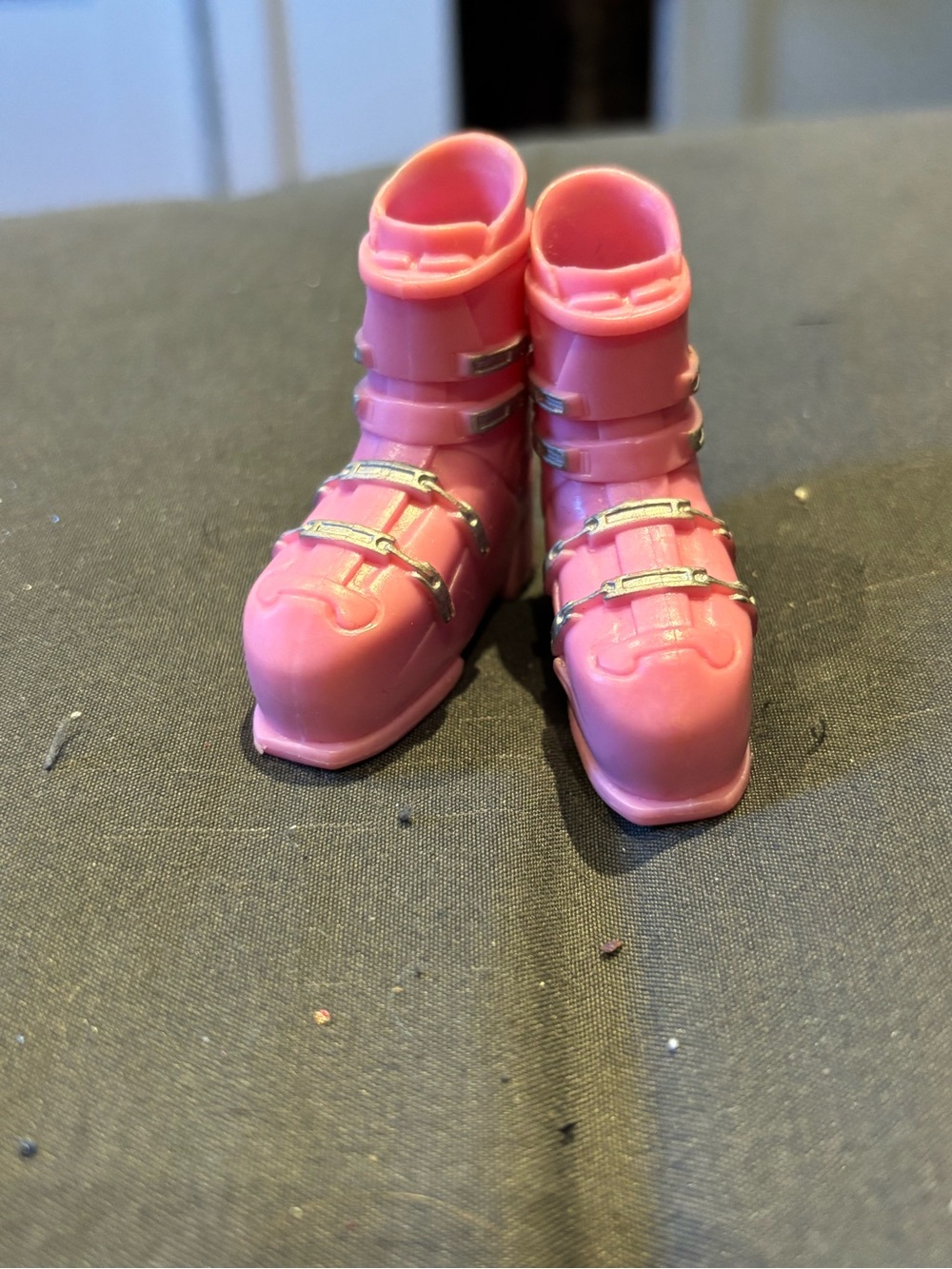 Bratz Winter Wonderland - Cloe Pink Skii Boots